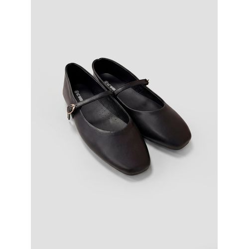 Women's Square Toe Ballet Flats With Buckle Detail
