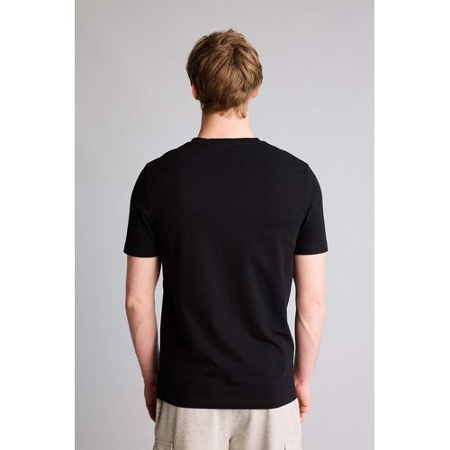 Stretch Fabric Basic T-Shirt
